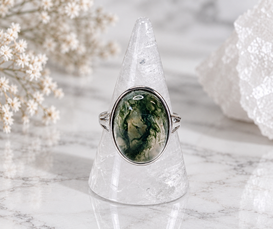 Moss Agate Circle Crystal Ring